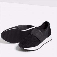 Mesh Breathable Athletic Shoes Soft Sole Slip On Outdoor Sport Shoes